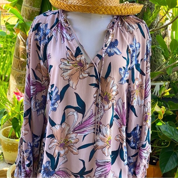 Like new! Gorgeous O’Neill blouse with sleeve details - Picture 1 of 14